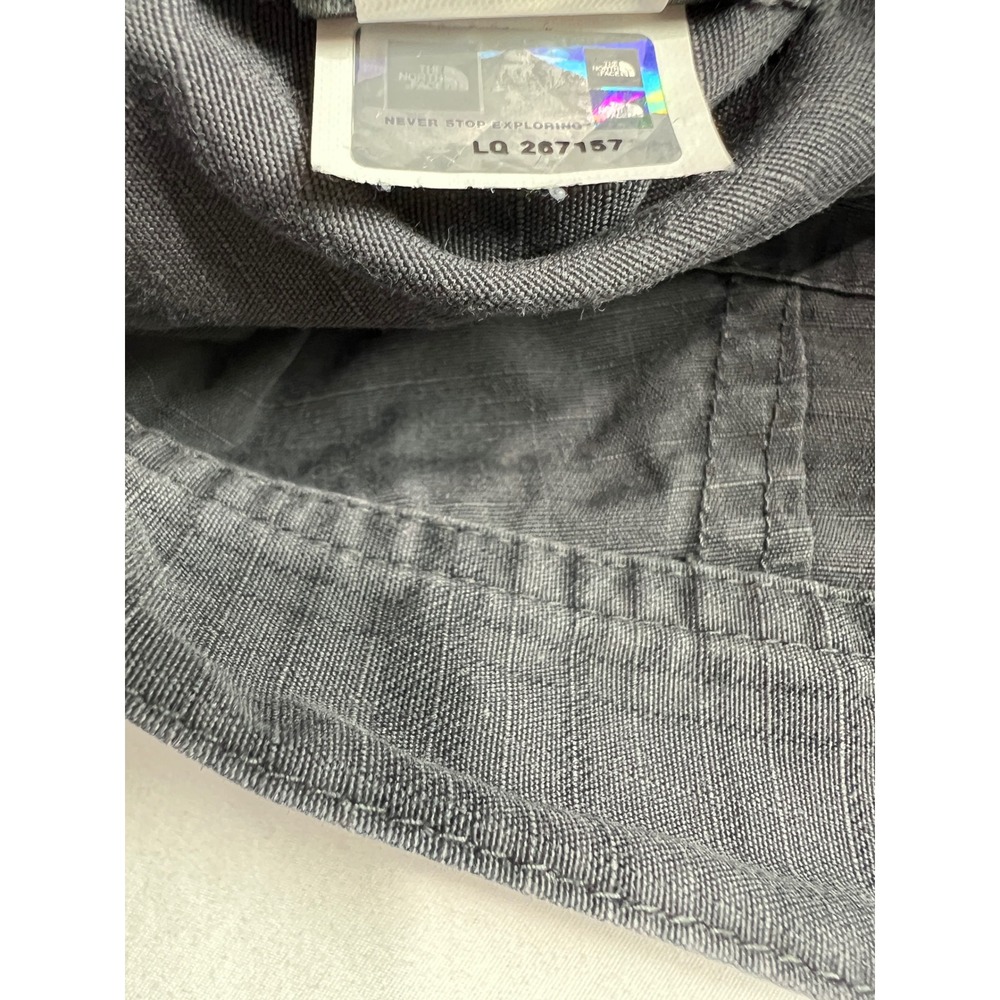 The North Face Cargo Shorts Mens 34 Gray Plaid Hiking Outdoor Gorpcore A15 - Picture 9 of 16